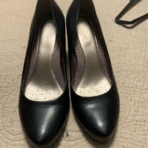 Black heels easy spirit